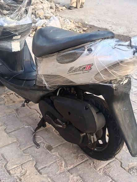 السلام عليكم دراجه للبيع ساسوكي نضيفه ما عوزه اي شي سلف كهربائيات شغاله
ما مفتوحه معدل ٥٥ السعر 350 وبيهه مجال الشراي يتصل عل *********** او واتساب
