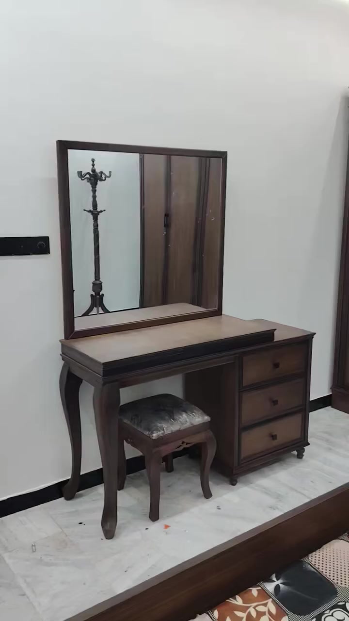 ***********او وتس اب
معمل نجارة منتظر الزاملي شغل عراقي
