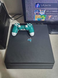 بلايستيشن 4 برو اونلاين حسابين مع يد تحكم واحدة الالعاب كالآتي: red de...