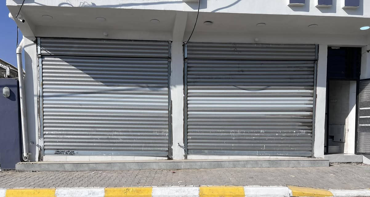 السلام عليكم 🫰 قرب الكورنيش
بناء 2025 غير مؤجرات مسبقا
محلات عدد 2 للأجار الموقع مميز ركن شارع الزيتون
نزال المحل الاول  11 متر والعرض 4 متر
والثاني نزال 11 متر والعرض 5 متر
يتأجرن حسب نوع المهنة والنظافة وبالتوفيق للجميع
الاستفسار 📱
حسنين 🤝
***********
***********
