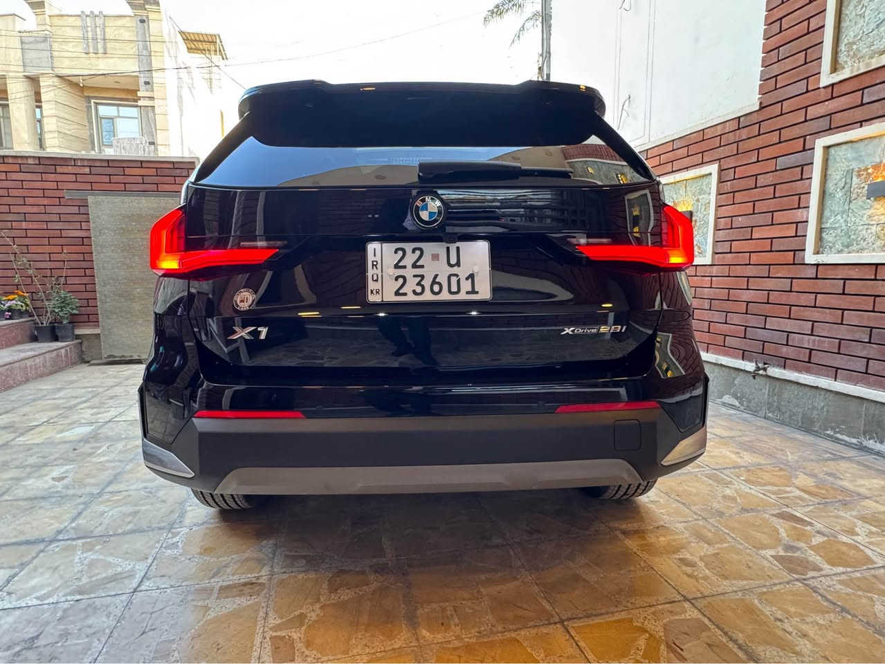 💰 السعر: 28,500 دولار فقط

📞 للاستفسار: ***********
العنوان / الدورة شارع ابو طيارة 

🔥 BMW X1 موديل 2023 – فول مواصفات حقيقية 🔥

🚗 العداد: 17,000  فقط
🚗 اللون الداخلي: أوف وايت فاخر
🚗 سيارة بحالة شبه جديدة جداً

⭐ أهم المواصفات والتجهيزات:
• Head-Up Display (داتا شو) عرض المعلومات على الزجاج الأمامي
• نظام 5 كامرات (360°) رؤية محيطية كاملة
• شاحن موبايل وايرلس
• نظام صوتي فاخر Harman Kardon
• فتحة سقف بانوراما
• باب صندوق خلفي كهربائي
• إنارة ترحيب عند فتح الأبواب
• إنارة محيطية داخلية متعددة الألوان (Ambient Light)
• دخول ذكي وتشغيل بصمة
• شاشة معلومات وترفيه كبيرة
• حساسات أمامية وخلفية مع كاميرا رجوع
• إضاءة LED حديثة
• مقاعد جلد أوف وايت فاخرة
• ستيرن متعدد الوظائف
• مثبت سرعة (Cruise Control)
• رنكات ألمنيوم أصلية

🟢 الحالة:
✔ بدون صبغ
✔ بدون تبديل
✔ استعمال خفيف جداً

🚗 سيارة نظيفة جداً وفول مواصفات، فرصة مميزة لعشاق الـ BMW.

📞 للاستفسار: *********** بغداد, العراق

