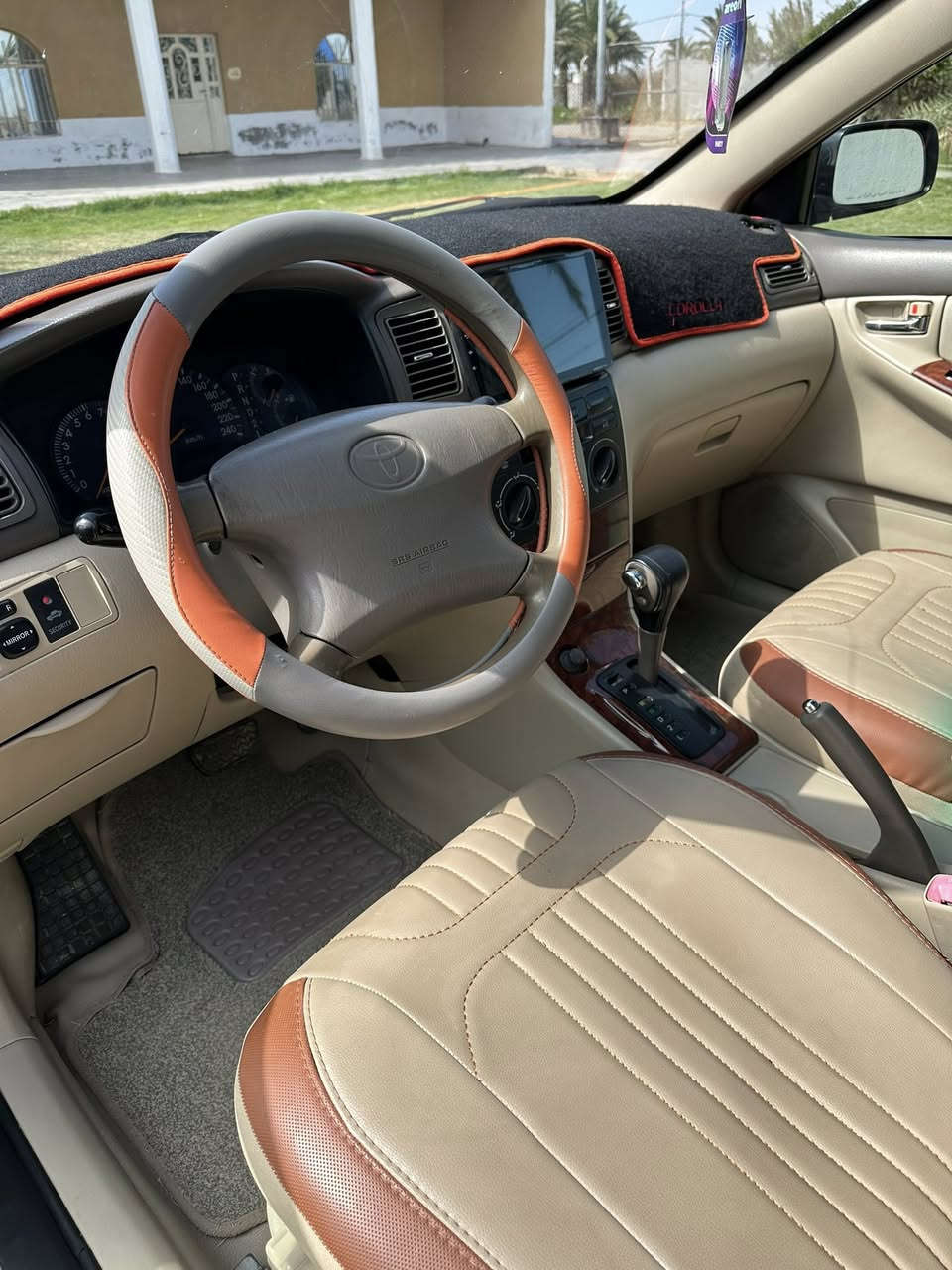 السلام عليكم كورلا موديل 2007 مكينه 1800 مكفوله بيها بص قطعه وربع صبغ فقط والباقي مكفول سياره جاهزه من كلشي رقم كربلاء مكان السياره محافظه واسط السعر 105 وبها مجال 
***********
