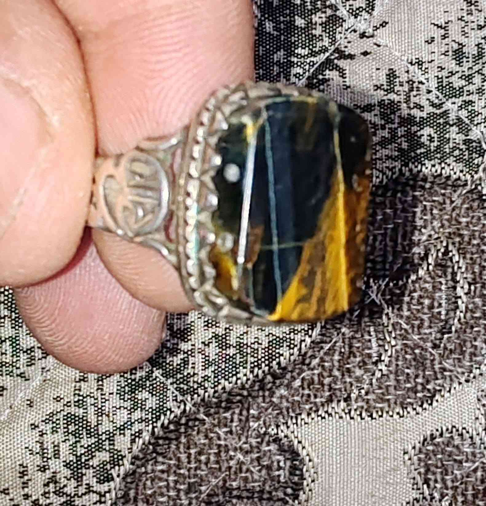 محابس للبيع كلمن وسعره
1-عقيق تمري مجزع اصلي وثقيل السعر 75 قفل
2-لازورد اصلي مال مفاصل وثقيل السعر 80
3-عقيق مشمشي اصلي 70
4-عين النمر اصلي ونادر 70


**إذا كنت صاحب هذا الإعلان وتريد حذفه لأي سبب، رجاءا أرسل رسالة إلى الدعم الفني**