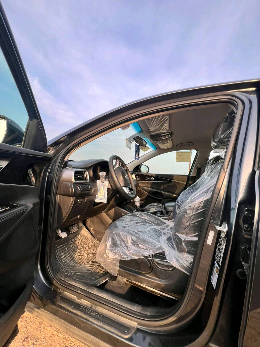 السلام عليكم #للبيع  اومراوس حسب القناعه كيا سورنتو موديل 2020 محرك #V6رقم بغداد بسمي مشروع وطني كيرومحرك مكفول بيها ربع البونيد فقط وشرط مامفتوح #ليبل #واحد السياره ع وضع الشركه      #السعر185وبيهامجال المكان صلاح الدين تكريت للأستفسار***********