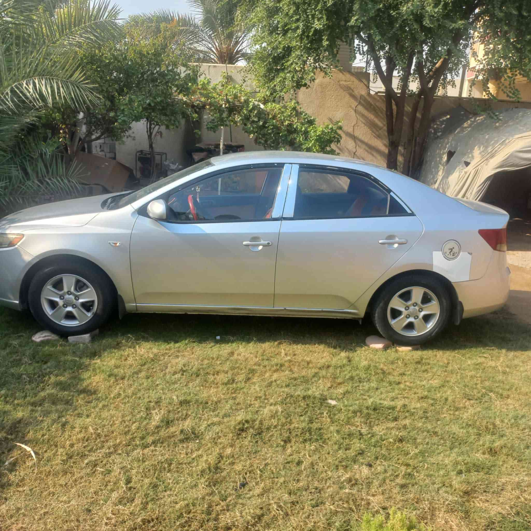 السلام عليكم من رخصت مدير الكروب سياره كيه فورتي ١٣ وارد كندي  سياره بيه سونار جاملق مامي بس صبق المكان كربلاء الحسينية  سعر ١١٠$ بيه مجال رقم بابل بسمي   ***********
