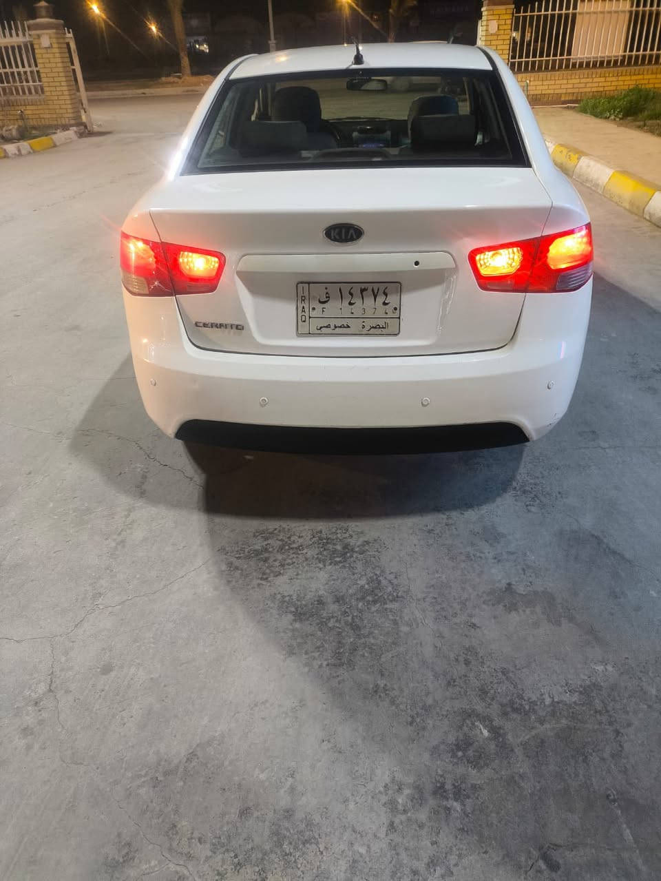 السلام عليكم سيراتو موديل مكينه 1600.    2011خليجي كفاله ما عده بابين الخلفي مكينه وكير حداديه جديده فتحه  المكان ابو الخصيب السعر 95 وبيه مجال  الرقم ***********
