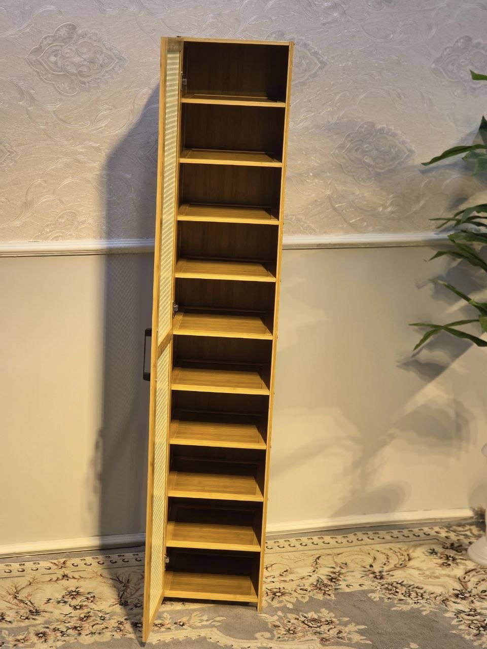 #سارع_بالحجز_ #الجميع
#مجاني التوصيل

 ✨ كنتور رفوف / جزامة عملية ✨
ترتيب ذكي + حجم مناسب لكل بيت 👌
تستخدم كجزامة أو رفوف تخزين للأغراض اليومية
🪵 المواصفات: ✔️ تصميم عملي يوفر مساحة
✔️ مناسب للمداخل وغرف النوم
✔️ استخدام متعدد (جزامة أو رفوف)
📏 القياسات: ▪️ الارتفاع: ١٦٠ سم
▪️ العمق: ٣٧ سم
▪️ العرض: ٣٢ سم

🚚 التوصيل مجاني ✔️ بغداد
✔️ جميع المحافظات

للحجز والاستفسار مراسله الصفحة او الاتصال بالرقم ***********
