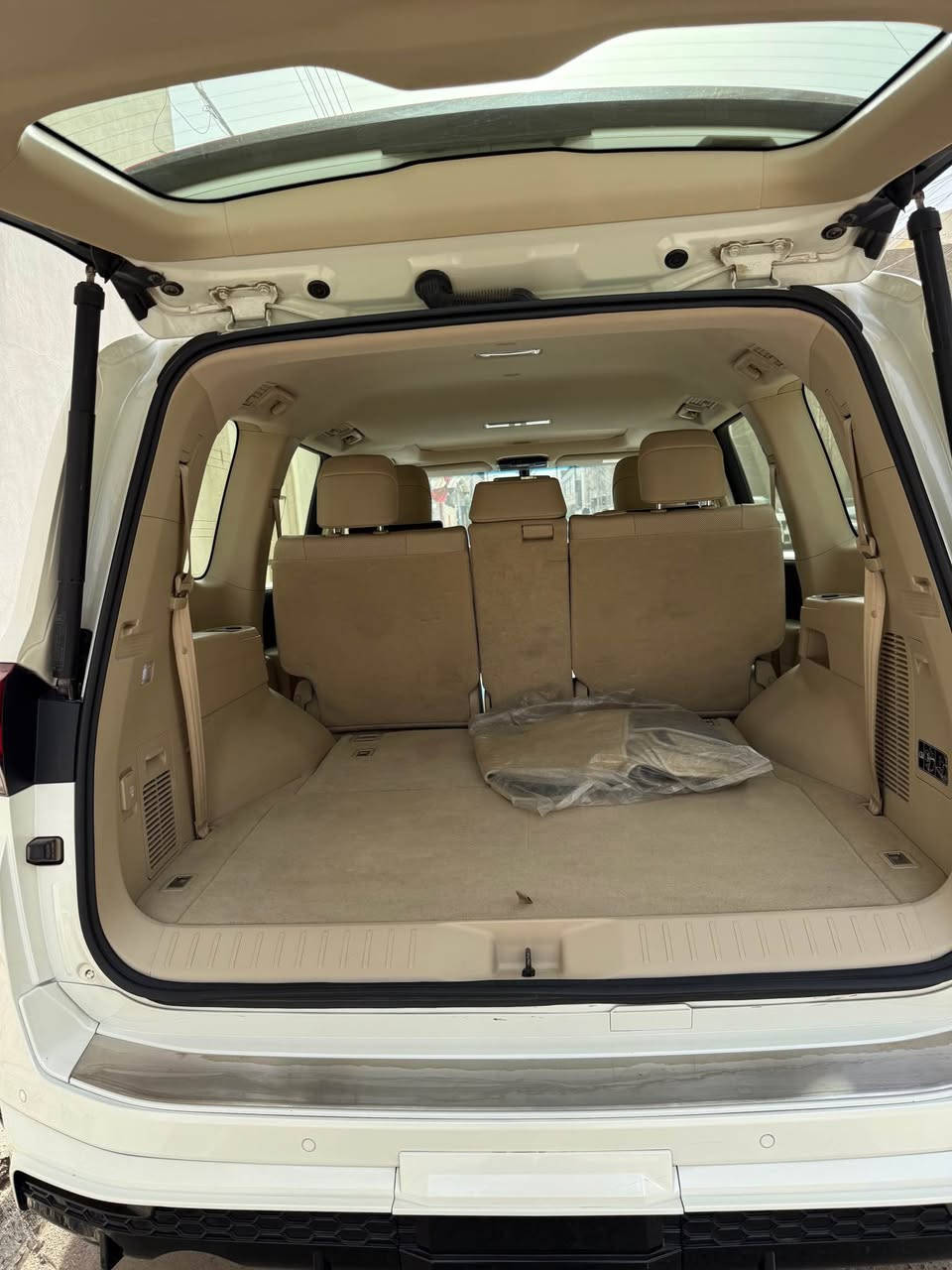 لاندكروز 2024 لمتد فول كامرات 360 
بريم اصلي بدون برده لا شركات ولا شي 
ماشيه 43km 
كفالة عامة سيارة جديدة 
فقط خدوش مكحلة ماتبين بالصور 
سعر 68,500$
رقم بغداد 
عنوان بغداد البلديات 
*********** بغداد, العراق
