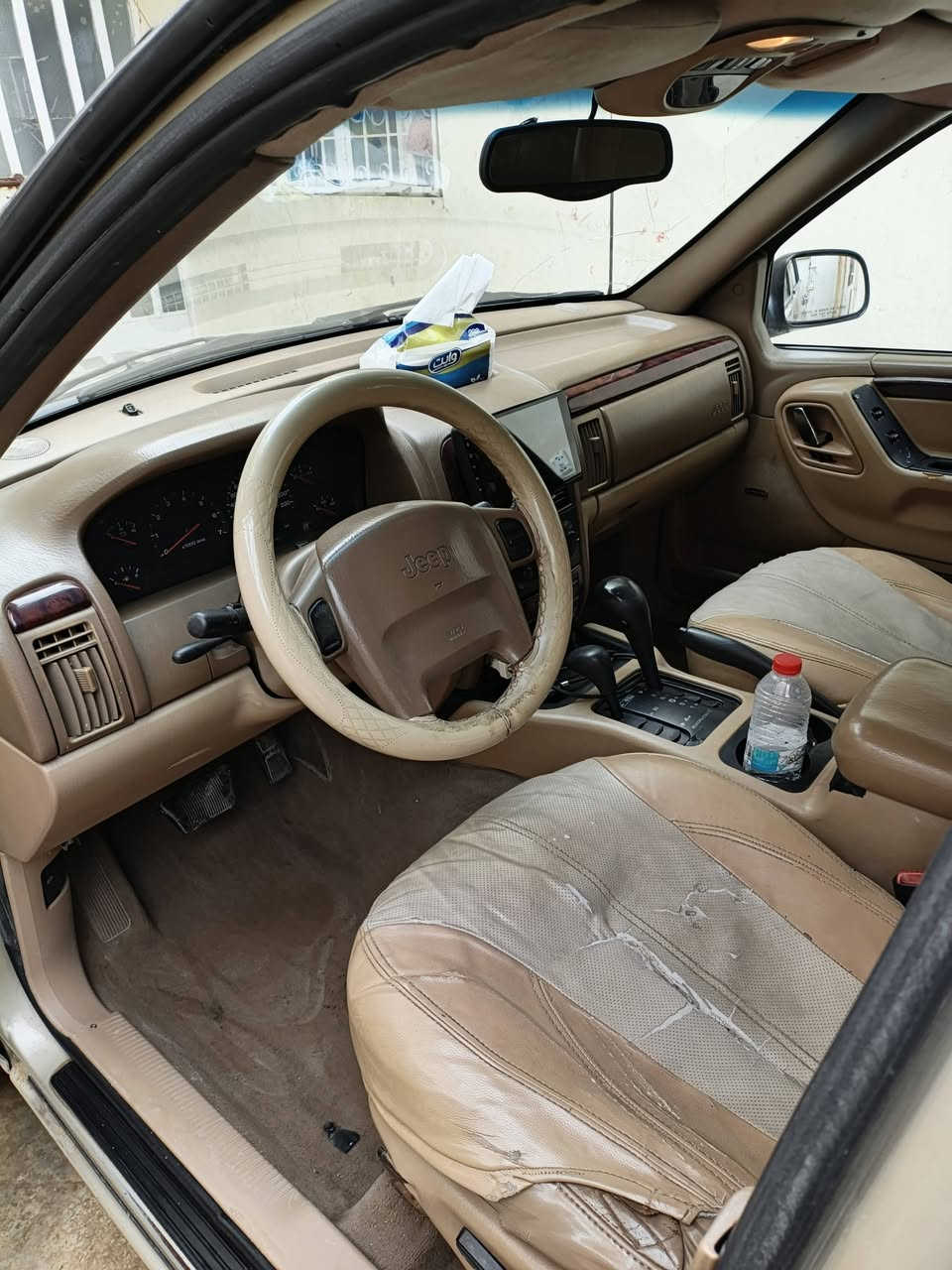 سلام عليكم البيع جيب موديل 2000 محرك 8 سلندر سقف سلايد شرط تحويل الي شراي يخابر *********** مكاني كركوك سعرها 70
