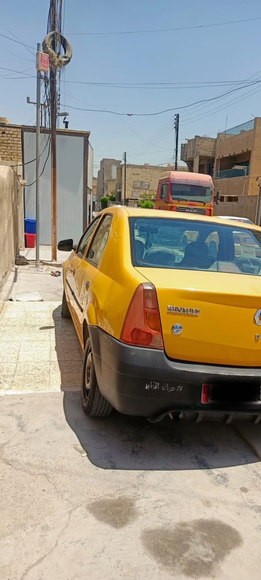 سلام عليكم عندي سيارة رينو لوكان ملاحظه ستيرن كهرباء مال فلاونز موديل 2010 رقم بغداد الانكليزي بسمي مصفره هيئة وغرامات كير محرك مكفول كهربائيات كلها شغاله صدر نص عمر لان بي دريم شفتات كتبت نص عمر وتبريد نقص بس كمبريسر 
والسعر 38وبيها مجال جداً بسيط حك جيتك مكان سيارة بغداد الدوره 
وهذا رقم تليفوني ‭***********‬ والشراي يتصل

