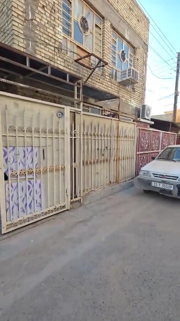 🏡 إعلان بيت للبيع 🏡
مساحته 62 متر،
طابو صرف 
طابقين البيت 
، معاملة كاملة وجاهزة.
البيت مرتب ومناسب للسكن، وموقعه ممتاز وقريب من الخدمات.
العبيدي شارع 20 قرب صدلية ابن البيطار  
للاستفسار والمراسلة على الخاص.
***********
