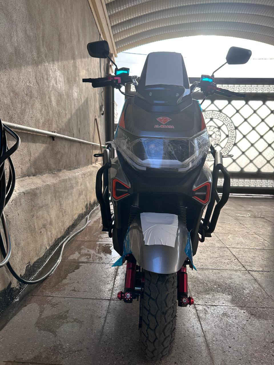 للبيع موطور شحن الماسة مستخدم شي بسيط 
ما صارله شهرين بطاريات شركه على الفحص كلشي بيه شغال سرعه 99 اربع سرع شاحنه إلكترونية ام الشاشه 
سعره 750 وبيه مجال بسيط مكاني التأميم. متواجد واتساب ***********
