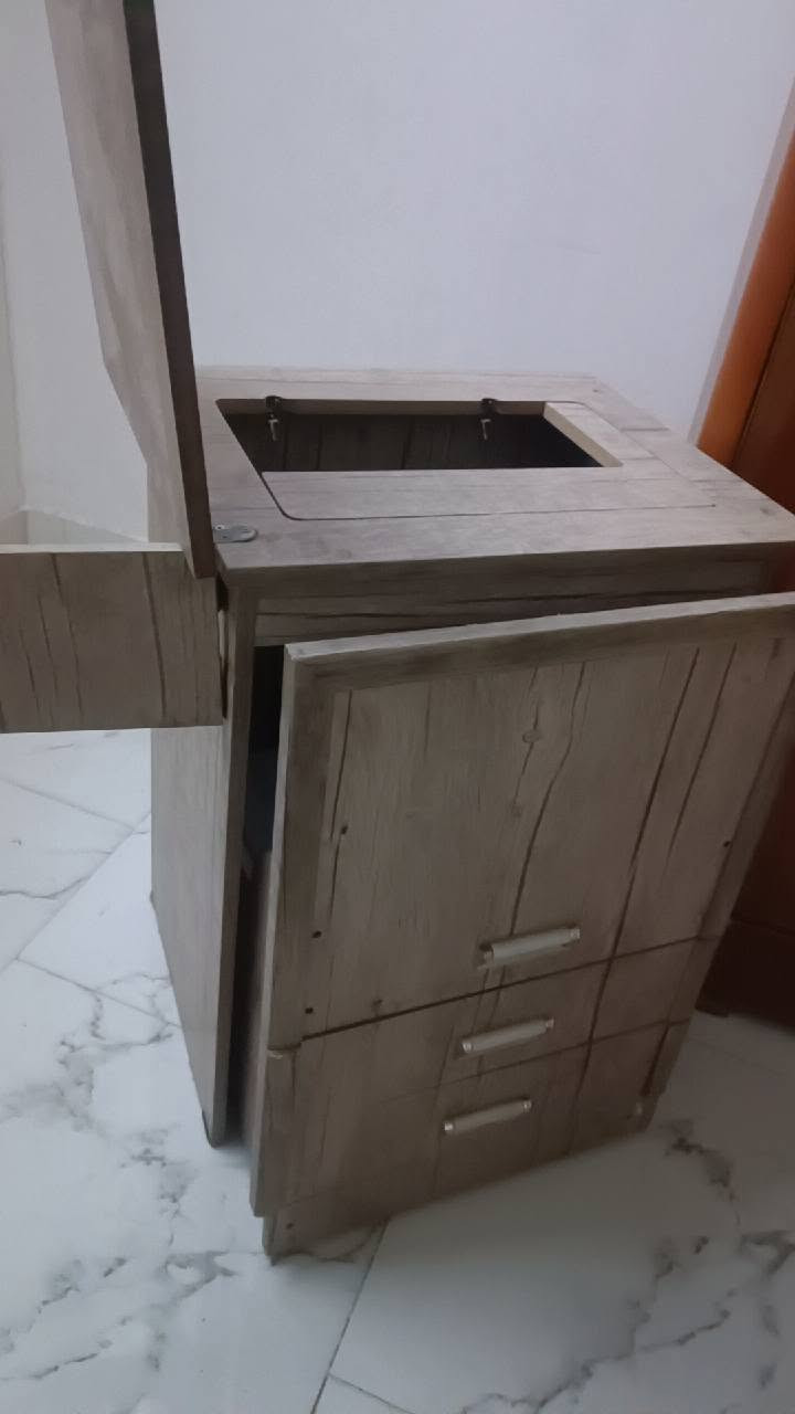 سلام عليكم.. ميز مكينه للبيع
سعره 70 وبي مجال


**إذا كنت صاحب هذا الإعلان وتريد حذفه لأي سبب، رجاءا أرسل رسالة إلى الدعم الفني**