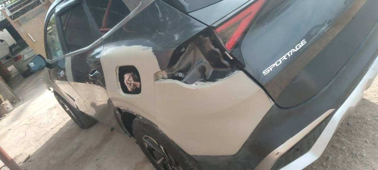 السلام عليكم
سبورتج هايبرد 2024 ماشيه 14m صور الحادث موضحه بلمنشور مواصفات 
LX 
170وبيه مجال بسيط 
‏‪***********‬‏
