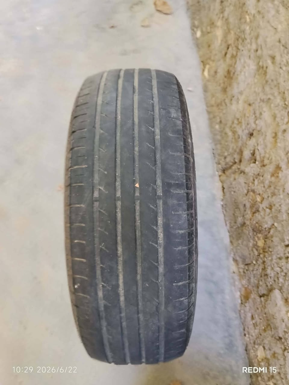 سلام عليكم يوجد تواير نضاف  حجم 195/65R15  زوج 25 شرط جوبلس
***********

