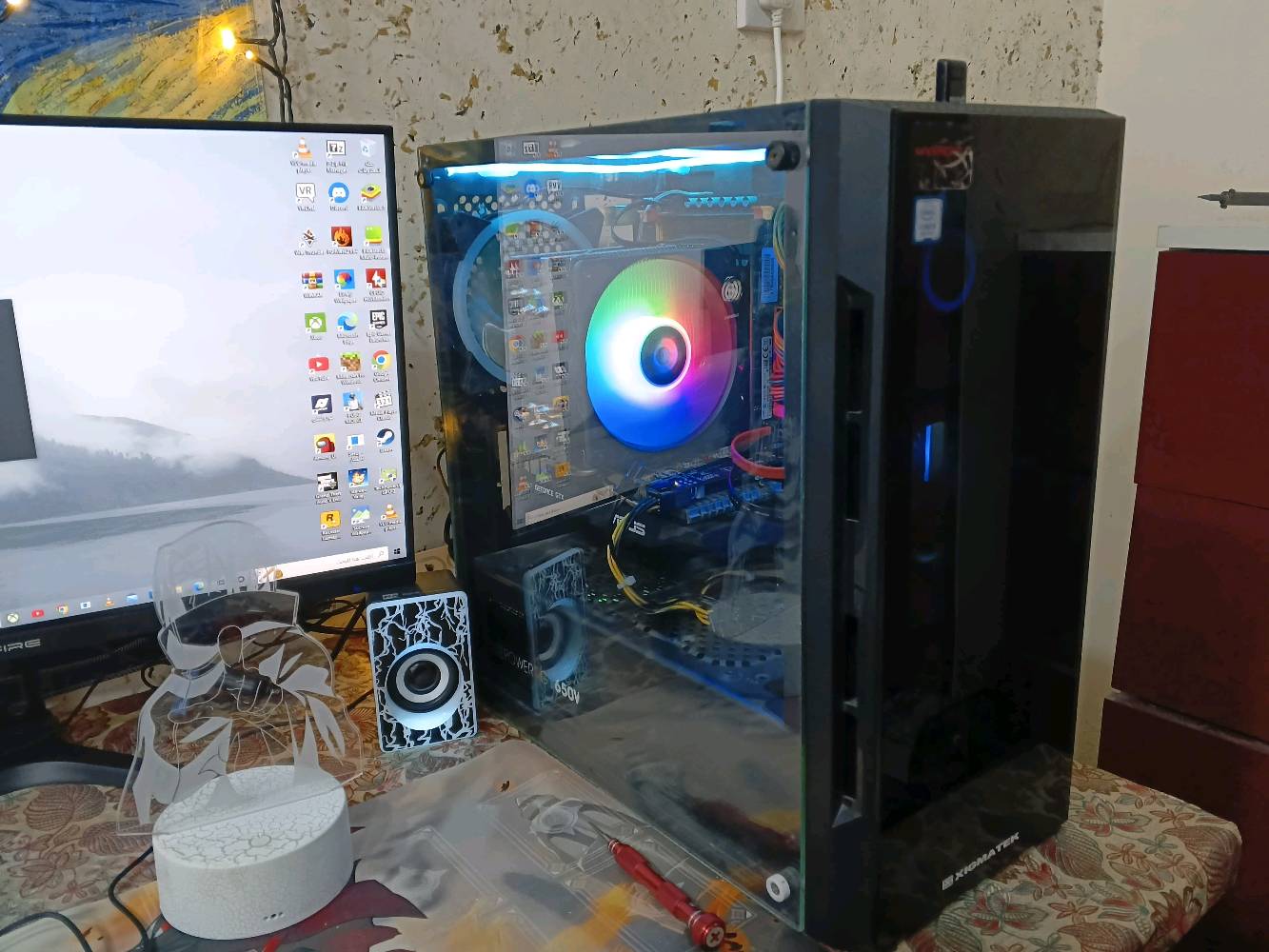 السلام عليكم حاسبة للبيع سعرها مناسب للتواصل  
***********
متوفر واتساب ايضاً



Gaming PC Setup for Sale

● PC Components:
CPU: Xeon E5-2689 v2
Motherboard: X79 Gaming
RAM: 16GB DDR3 (Samsung - Single Stick)
GPU: RX 460 (4GB)
Cooler: S40 RGB (4 Heatpipes)
PSU: Thermaltake 650W RGB
Storage: 120GB SSD + 256GB SSD + 500GB HDD
Case: HyperX (3 RGB Fans)
Wi-Fi: TP-Link 300Mbps Adapter
● Accessories & Peripherals:
Controller: Xbox 360 Joystick
Audio: RGB Headset + Desktop Speakers
Input: Gaming Keyboard & Mouse + Mousepad