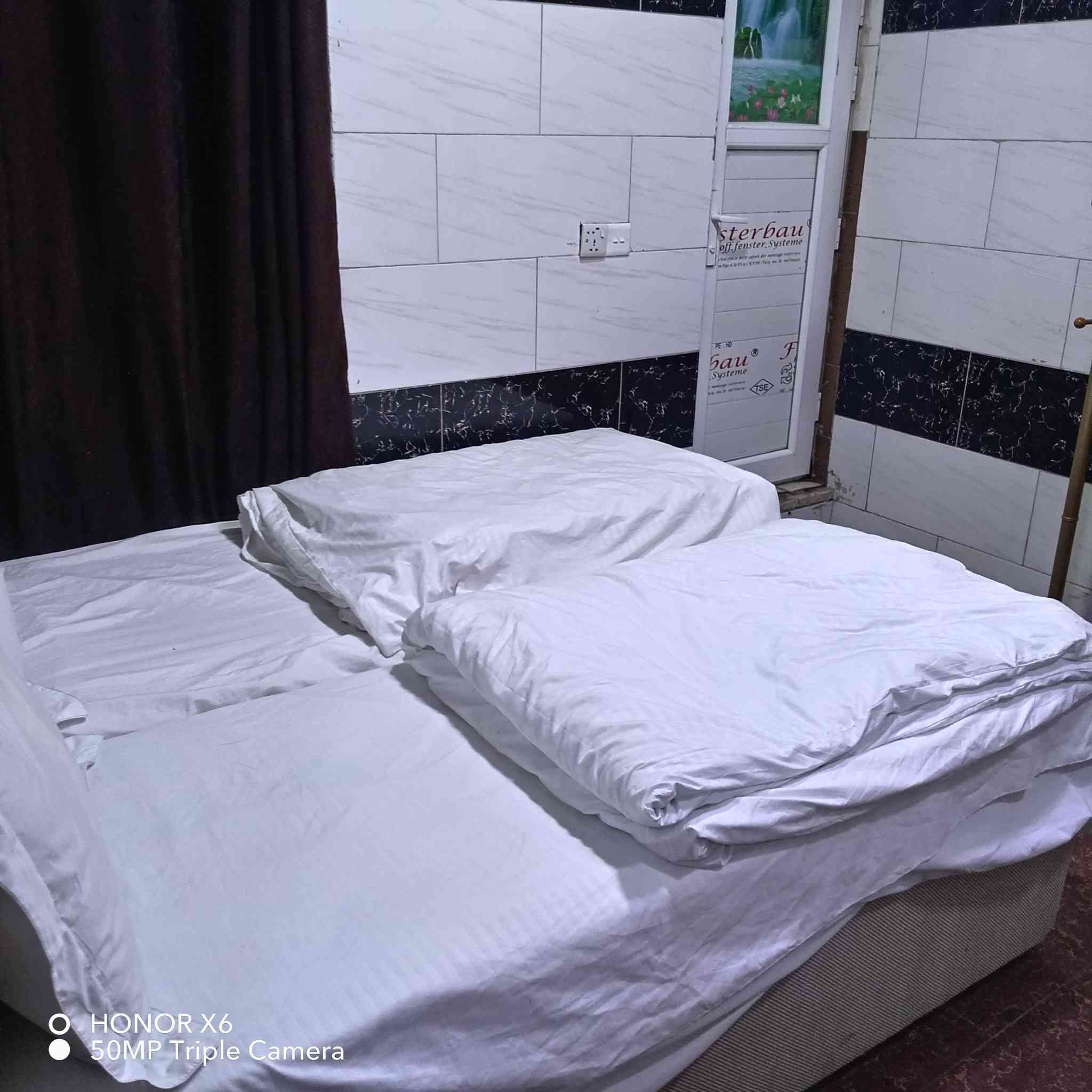 فندق النجم السياحي شارع الجمهوريه مجاور مدرسه المنار يرحب بكم اسعار مناسبه الحملات جاهز من مصعد الي مطعم واسعارنه مناسبه جدن الحملات حملات خصم واسعار مناسبه بدارت الحاج محمد الجبوري والحاج وسام ***********
