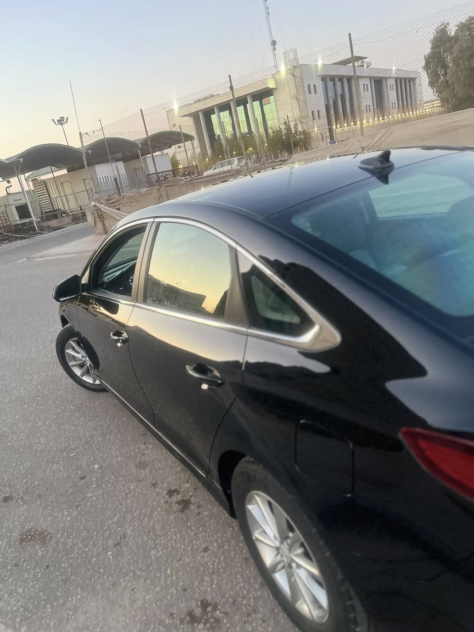 سوناتا 2019 
امريكيه اسود ماشيه 75000 ميل 
السياره مكينه GDI مفتوحه ماكو دونز 
السياره جديده و جاهزه من كلشي حادثه شفه البنيد و الجاملغ مبدل بلادي و مصبوغ بس بدون اي حادث
السياره رقم اربيل باسم عربي 
الرقم مميز 
للاستفسار ***********
