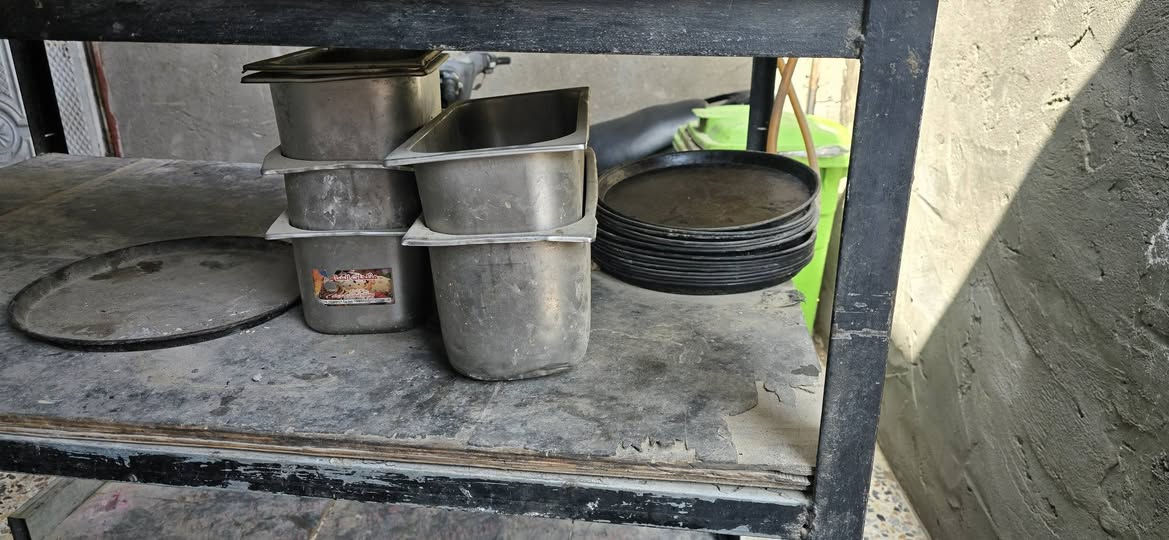 السلام عليكم عندي فرن مال بيزا نضبف شغال مابي اي شي اشتغلت بي ونوب كعدت بسبب عدم الخبره ماعرف سعره حالين ولله اني اخضته ب 500  فه قيم ب يرضي لله رقمي *********** وتساب  عنواني بغداد مدينه الصدر
