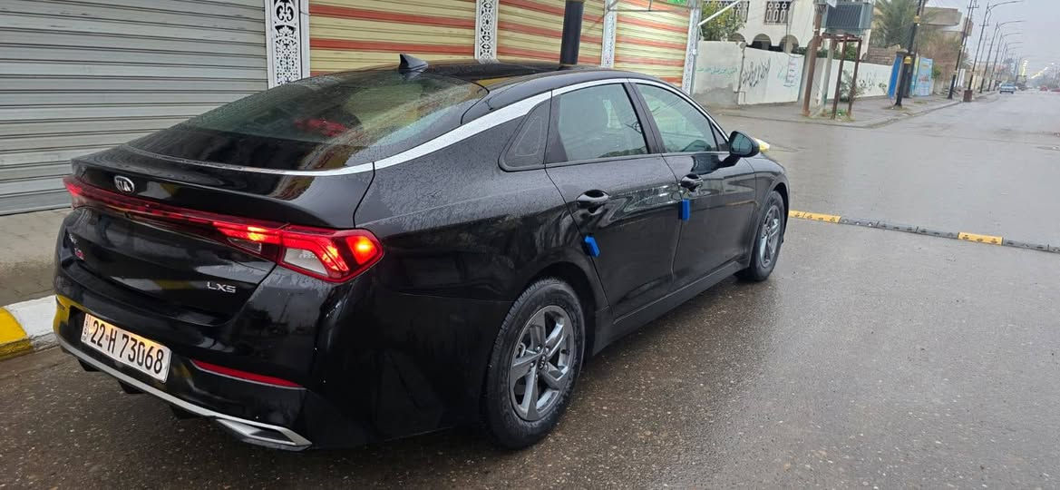 سلام عليكم 
للبيع نقد فقط بدون مراوس سعر ١٥٨
موديل ٢٠٢١ 
بدون ايرباك ولا شواصي 
صبغ جاملغ وربع بنيد 
سونار وصور حادث بلمنشور 
ماشيه ٥٧ م
 ***********
مكلف بلنشر
