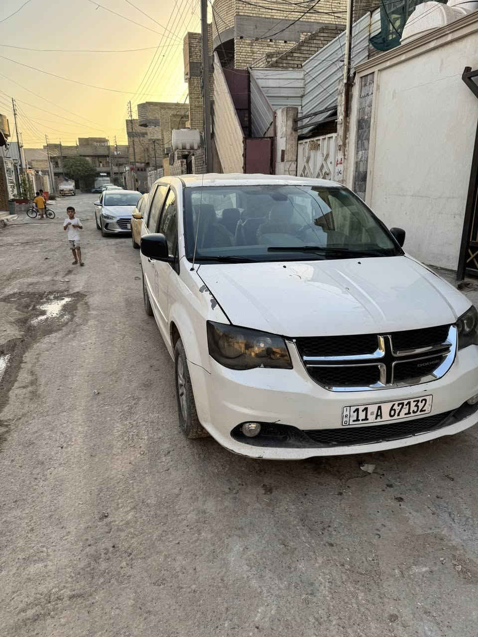 بيع سريع دوج كرفان موديل ٢٠٠٨ السياره نقصها تبريد كير محرك تخم تاير صدر امامي خلفي رقم بغداد دولي سعرها ٧٠ وبيها مجال قليل حك الجيه الشراي يتصل *********** المكان بغداد
