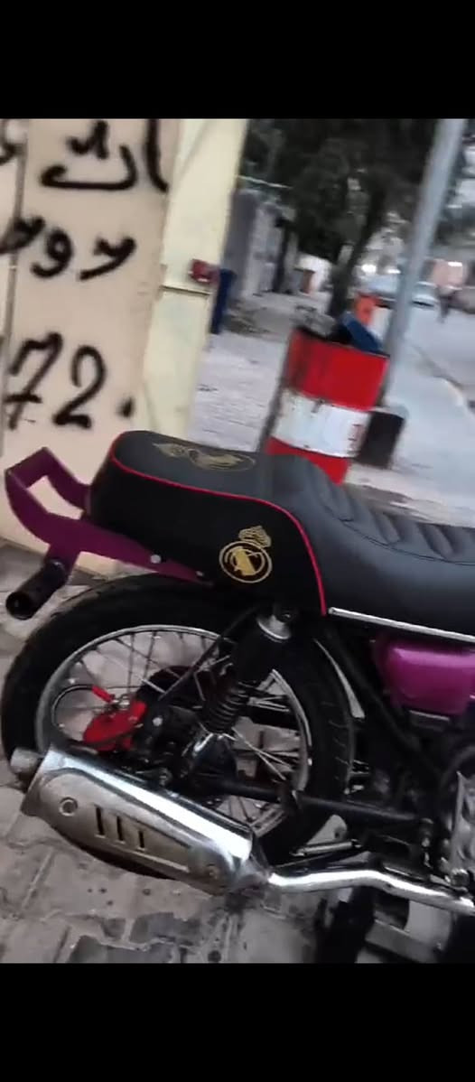 سلام عليكم للبيع او مراوس حسب القناعة دراجه نامه شلامجه مكينه وشاصي شلامجه اصلي بلاد مانقصها اي شي تعمير جديد دراجه ما ماشية  سعر خاص مكان ديالى بلدروز امام عسكر تواصل *********** 
تواصل ماسنجر متواجد 
وتساب متواجد 
شريحه متواجد 
شراي عيوني اله
