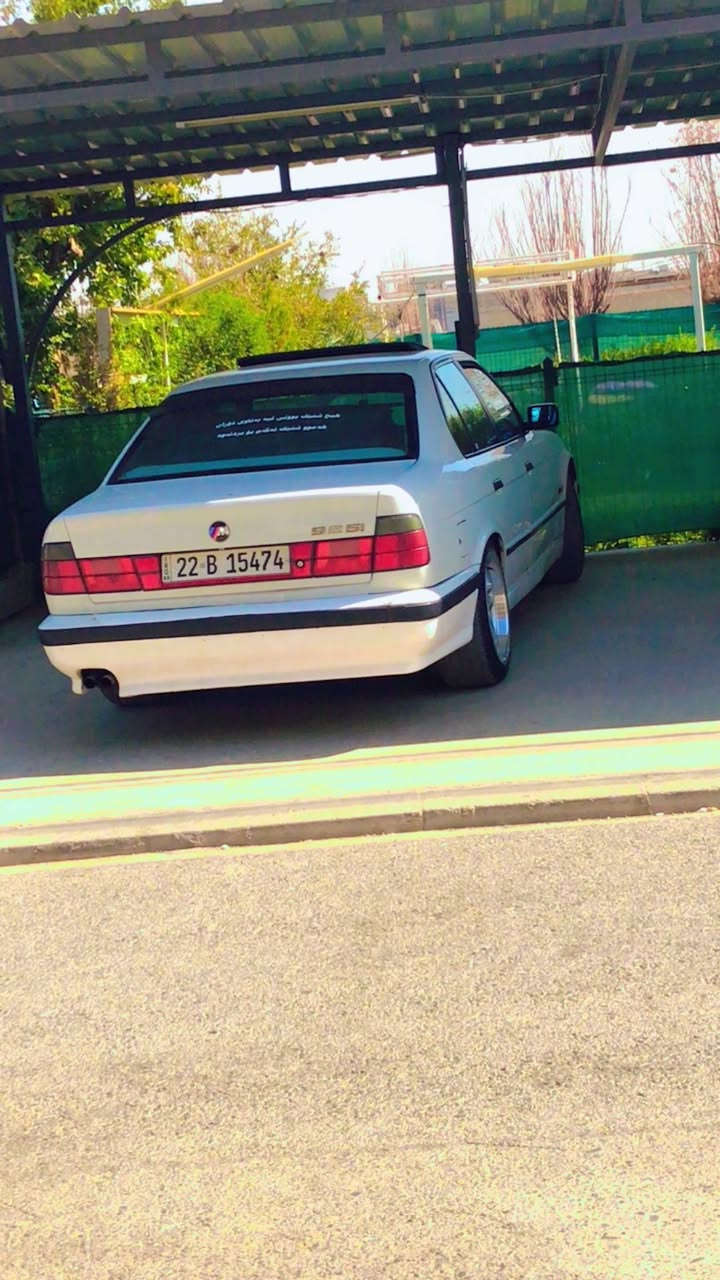 بۆ فرۆشتن BMW 525i 1994 سەیارەکە فول مواسەفاتە   کوشن. جلد کارەبایی  هیتەرە  کوشن سیاحی سوکان ڤۆلیۆمە  دەبل جەکمەجە  تەبرید مەرکەزی و چوار جام کارەبا سەیارەکە هەیلەکی زۆر جوانە مەکینەی گۆراوە 530i 2008   ٦گێری تۆماتیکە  ٥ پەردەی بیلادیە ٦ پارچەی سبوخە بۆنیت و سەقف بەشەرت هیجی نیە   سەنەوی بەسەر چوە   سعری. ٩٠. وەرەقە و مەجال ***********
