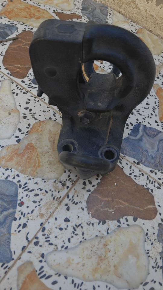 سلام عليكم غراض برادو اصليه سعرهن ٢٥٠ قفل مكانهه ديالى ***********
