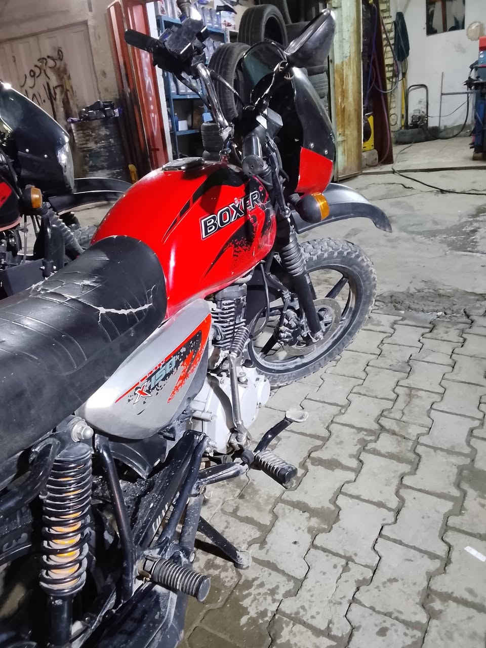 السلام عليكم بوكسر 2021 مرقمه بغداد للبيع
دراجه كل نقص مابيه بس تشتغل هندر ماعرف اني بيهن
رقم بغداد جديد هزه جديده تحويل ثاني يوم مكاني بغداد
السعر 1900 وبيه مجال *********** بي واتساب
