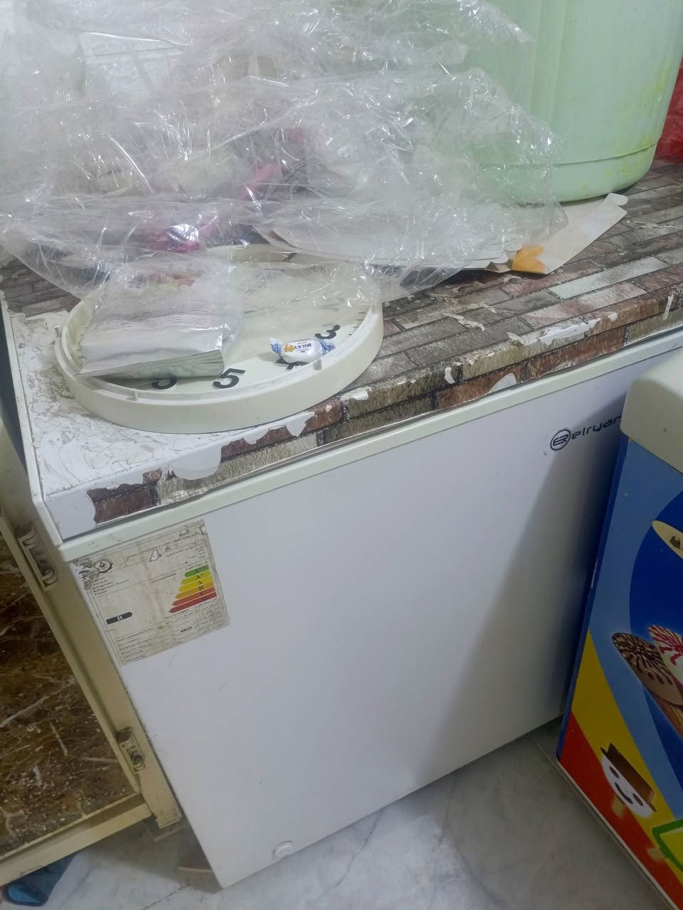 محل مرطبات جاهز للبيع اجهزه نضيفه وشرط فحص مكان رمادي 5كيلوو ***********

