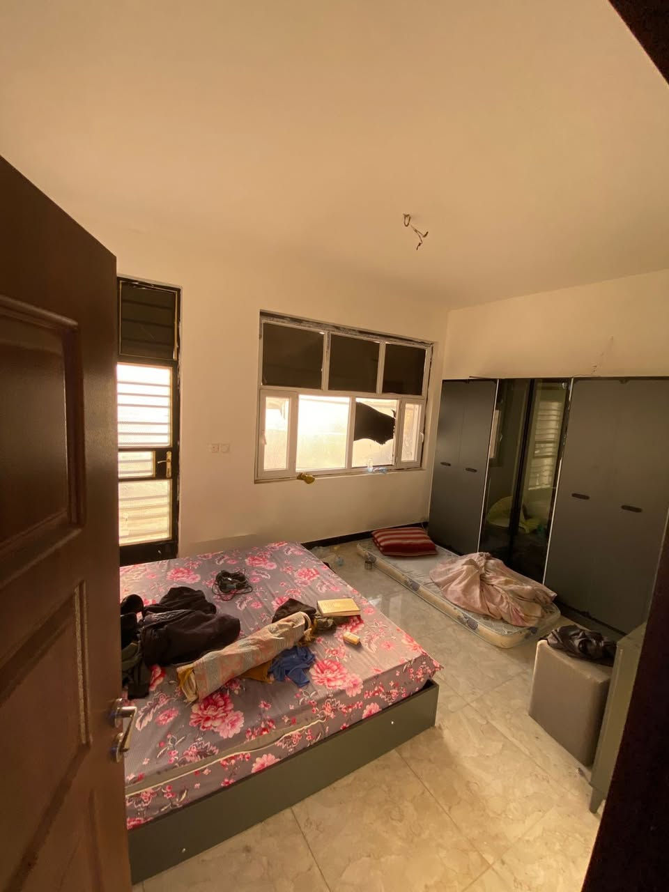 للبيع بيت 50متر للبيع منطقة شهداء البياع شارع المضخة الثاني غرفتين نوم صالة وحمامين الواجهة 5النزال 10
للتواصل 
***********واتساب
