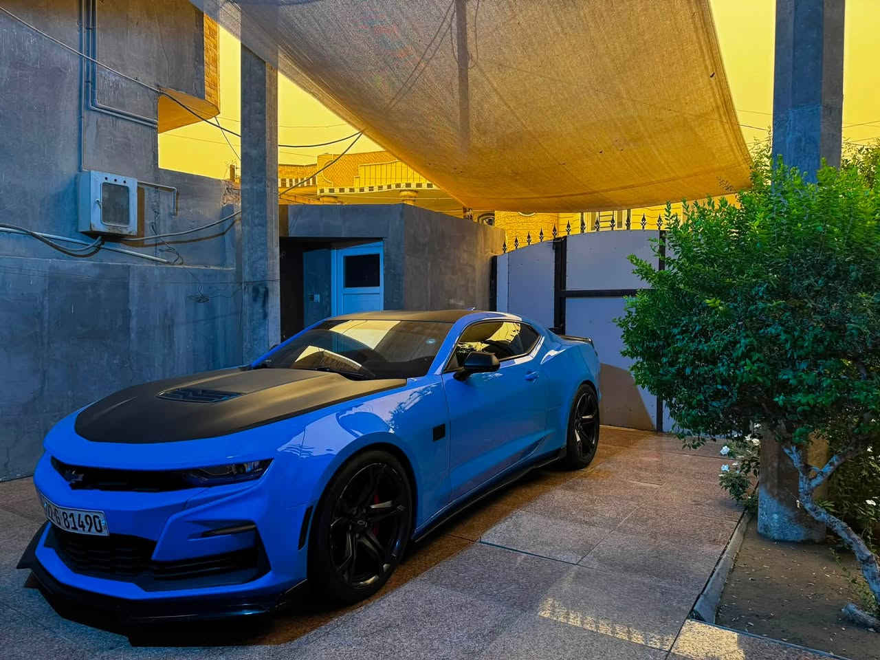 السلام عليكم شلون الشباب
للبيع  SS 1LE 
السياره : كمارو ٨ سلندر ١٠ نمر
الفئة :  SS 1LE A10 V8 6.2L
الموديل : 2023
ممشى السياره: 28 الف حقيقي
رقم السياره : اربيل نقل ملكية مباشرتاً بنفس اليوم

🟢السياره بدون ايرباك 
🟢گير ومحرك واكسل مامفتوحات

🟢الكفالة : گير / اكسل / شاصي/ كهربائيات / كاردن . الكل مكفول وبحالة الوكالة بدون فتح او تبديل 

🟢الكزوز بلادي ماملعوب بي ابداً ( اكتف اكزوز )
🟢كهربائيات السياره جديدة ماملعوب بيهة 
🟢حدادية خلفية امامية جديدة بالكامل 

حادث السياره موضح بالصور نهاية المنشور ومن خلال رقم الشاصي 

‏1G1FF1R70P0101430

حبايب الحادث كما موضح بالصور تخريب البنيد وسرقة جاملغين امامي ودعامية امامية . 

يعني بدون ايرباك فقط سرقة

🟢السياره مسويلهة ادامة كاملة قبل اسبوع 
باتري جديد
فلتر تبريد جديد 
حدادية امامي خلفي جديدة بالكامل
زوج تاير امامي جديد حجم  275  
زوج تاير خلفي جديد حجم  315 
لحية امامية اسود لامع جديدة
دفيوزر مشيف اسود لامع جديد
جناح خلفي اسود لامع اصلي مال SS 1LE 

شباب السياره 1LE يعني مو SS عادية 
ف هنا يجي نظام التعليق يختلف بالكامل عن الSS العادية
ونظام المكابح يختلف بالكامل ايضاً 

داتاشو 
عينة دجيتال 
شاشة جبيرة 
كشنات ريكارو جلد وكنتارا 
شوتة k&N

تفاصيل اكثر خابرني وتدلل 
***********
السعر ٢٣٥ وبيهة مجال 

حبايب السياره جديدة كلش وماناقصهة برغي 
السياره نضيفة جداً جداً من الداخل والخارج

يعني مو من ذني الملزكات وداخلهن تعبان 
السياره الف دينار ماتصرف عليهة مسويلهة ادامة كاملة.
