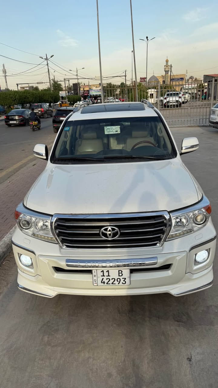 سلام عليكم تيوتا لاندكروز GXR2013 بريم اصلي باب اول فول مواصفات فتحه كشنات جلد كهرباء v6 محرك كير كفاله منضومه زنون خاليه من نواقص بسمي تحويل ثاني سياره كفاله عدا باب عنواني بغداد *********** بغداد, العراق
