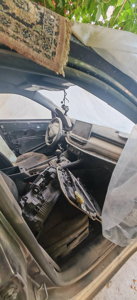 جيب كومباس موديل 23  
نقص كير ومحرك  وراديترات وبصمة 
للبيع  على وضعها  مصلح الهيكل فقط 
رقم الشاصي 

3C4NJDAN9PT572766
السيارة موجودة في بغداد 
السعر المطلوب 85 ورقة  بدون رقم مدفوعة الكمرك و الضريبة  

الاتصال 
***********
*********** بغداد, العراق
