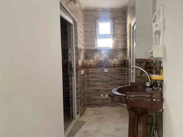 مشتمل طابق ثاني للايجار
موقع: طريق بغداد فرع مول كركوك التسوق المنزلي

محتويات الدار 

مطبخ+ استقبال + غرفه نوم واحد 

صحيات +مغزن

سعر : 250 الف 

————————————-

للاستفسار اتصال ع رقم 

***********
