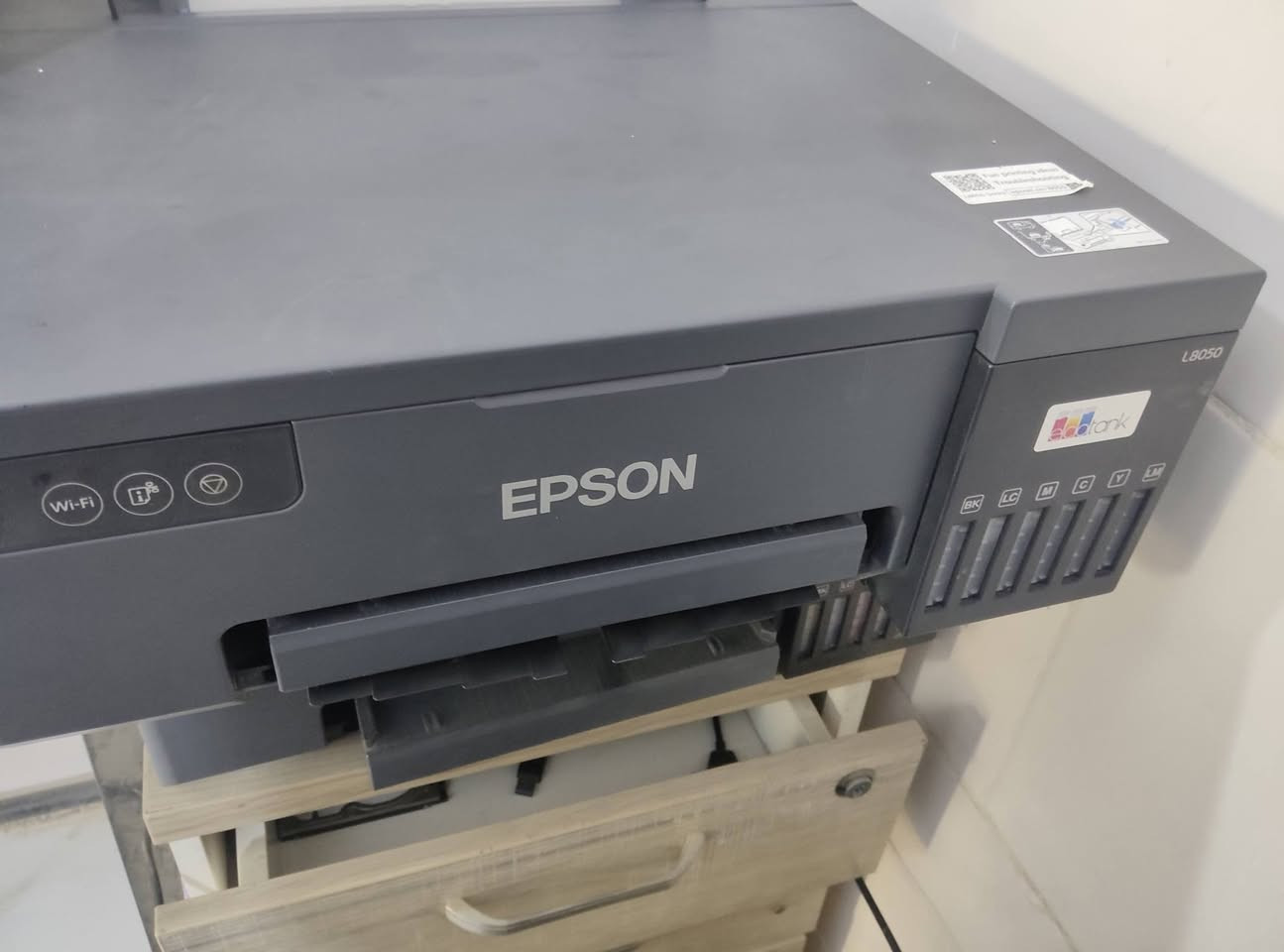 مشروع طباعة كامل طابعة ايبسون l8050 حرارية طبع على الملابس و الكفرات و القبعات و الاكواب و رقائق الألومنيوم معاها احبار و اوراق  حد الطباعة a4+ طابعة ايبسون l18050 طباعة صور و ستيكرات و بوسترات حجم الطباعةa3 plus معاها ٢بند ورق فوتو+ كاميو ٤ لقص الاستيكرات و الفينيل بجميع أنواعه معاها متر فينيل اسود وورق ستيكر + مكبس حراري ٥ ×١ للطباعة على وشاح تخرج و الملابس و قبعات التخرج و الاكواب و رقائق الألومنيوم و الكفرات 
.
.
المكبس الكاك مالته مكسور ولكن ما اله تاثير و الطابعة الa3 يرادلها تنظيف فقط السعر ١٤٥٠ وبيهم مجال


**إذا كنت صاحب هذا الإعلان وتريد حذفه لأي سبب، رجاءا أرسل رسالة إلى الدعم الفني**