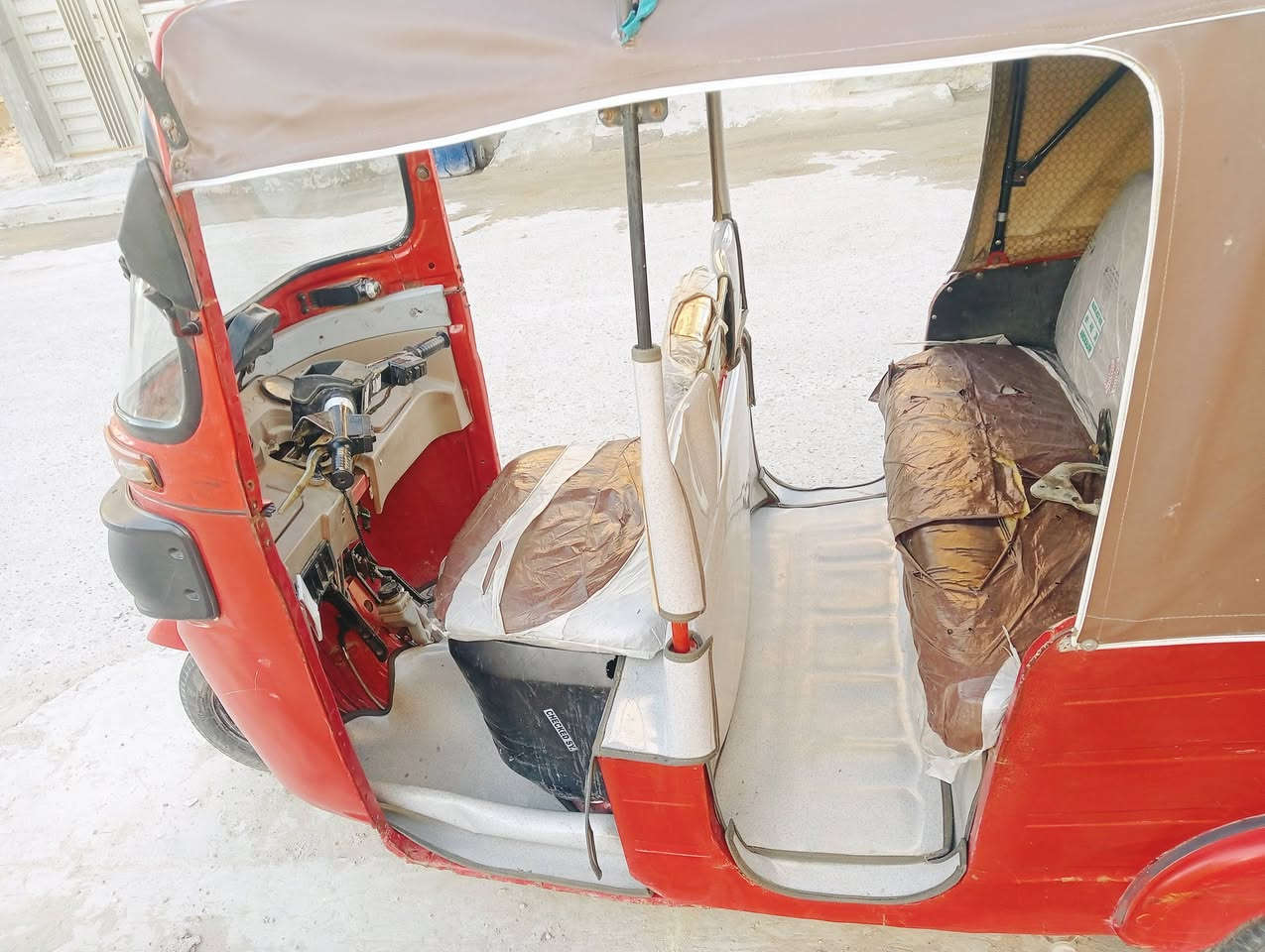 تكتك للبيع 2017شهر11 المكان الرائسة التكت خير من الله السعر 3300وبيها حك الجيه ***********
