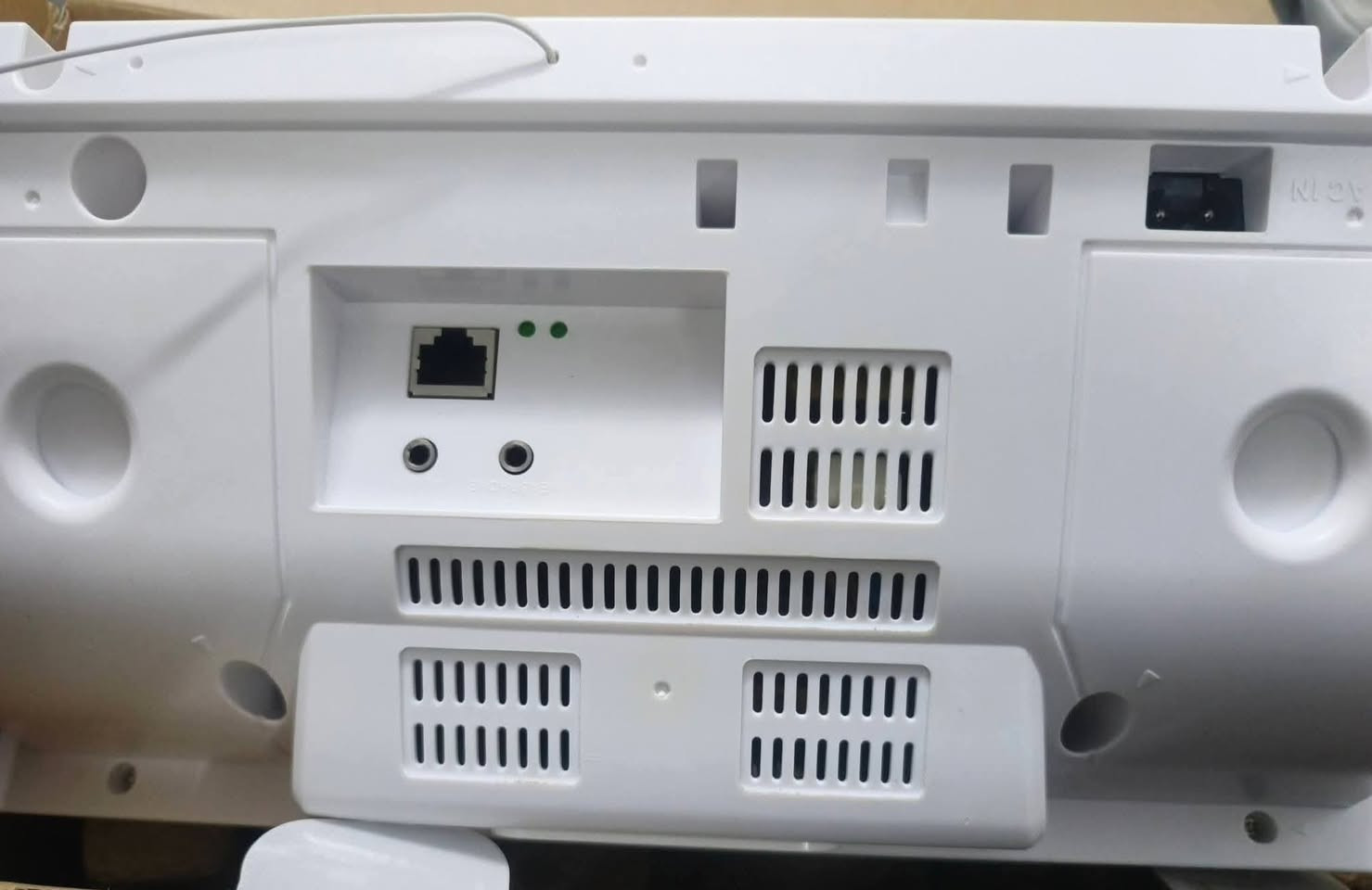 راديو استيراد أوربي
راديو انترنت واي فاي
موجه FM
منفذ اواكس
منفذ كيبل انترنت مباشر
شاشه دجتل
ميزه حفظ محطات مفضله 
ستيريو صوت مجسم قوي جدا ونقي ومجسم
يشتغل كهرباء ٢٢٠ فولت فقط
ريموت تحكم 🎚️
متوفر اللون الأبيض فقط
لوك جديد كارتون مامفتوح شرط
ملحقات كارتون وكتالوك كيبل كهرباء
ملحقات ريموت للتحكم
سعر/٣٥/
***********/
