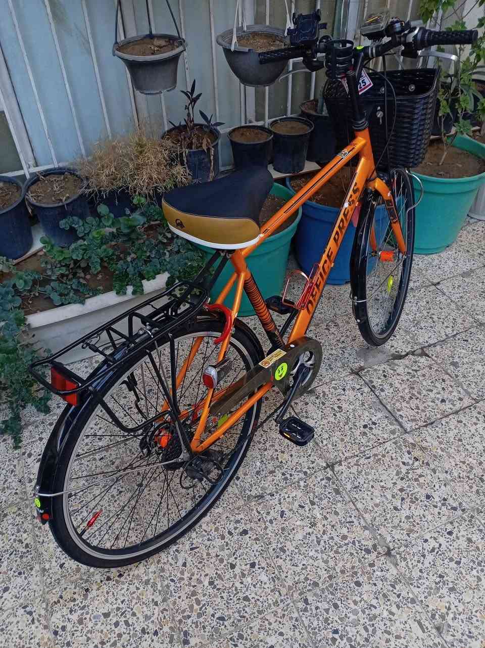 السلام عليكم
 بايسكل c700 ياباني للبيع
 حجم 28 
المكان بغداد الشرطه الرابعه 
التواصل واتساب ***********
السعر 175
