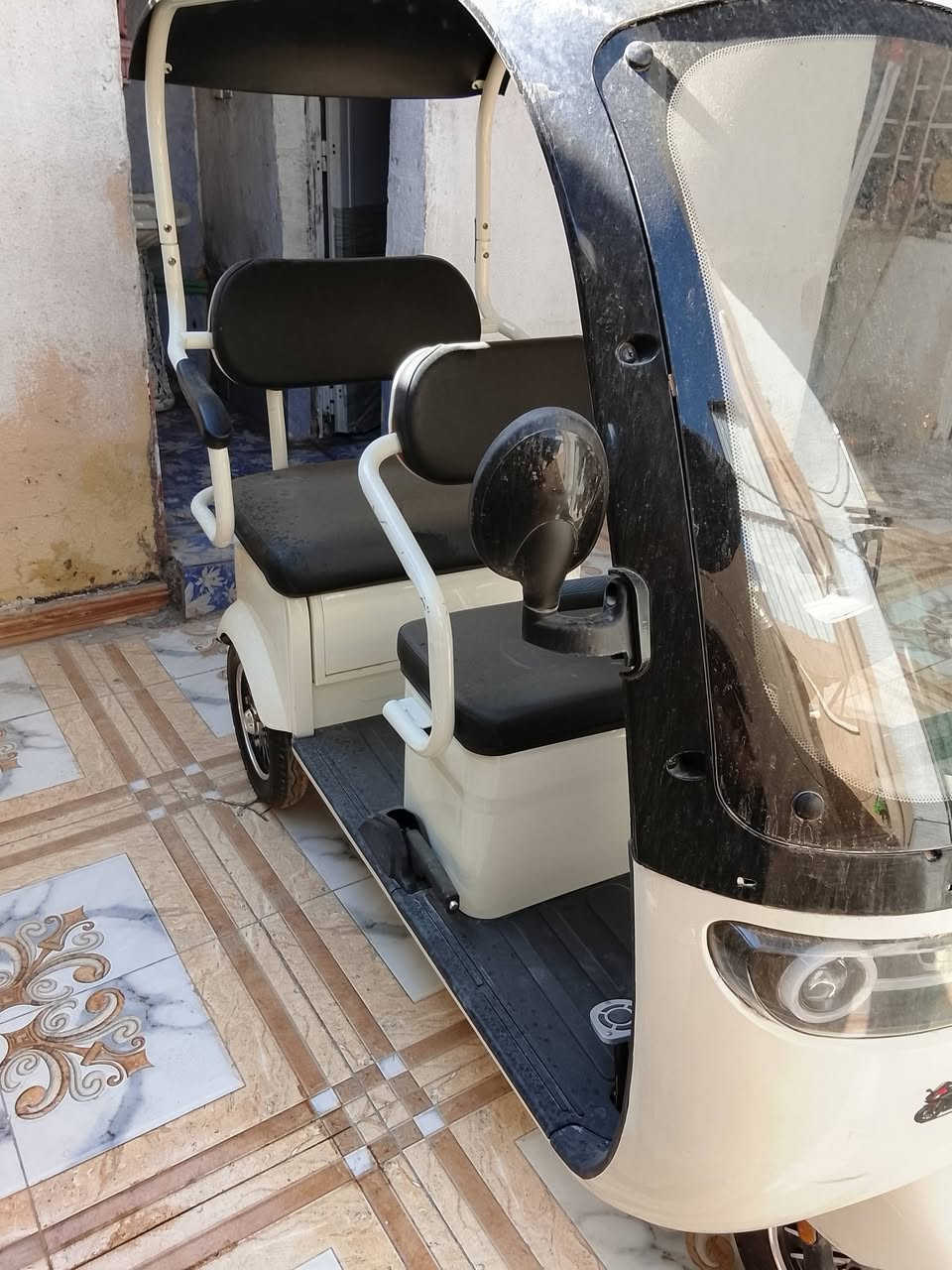 سلام عليكم تكتك شحن حجم الكبير من شركة مروان ال مطر استخدام يوم واحد فقط دراجة نضيفة كلش السعر مليون و300 مكاني تنومة شارع الرسول قرب النفوس ***********
