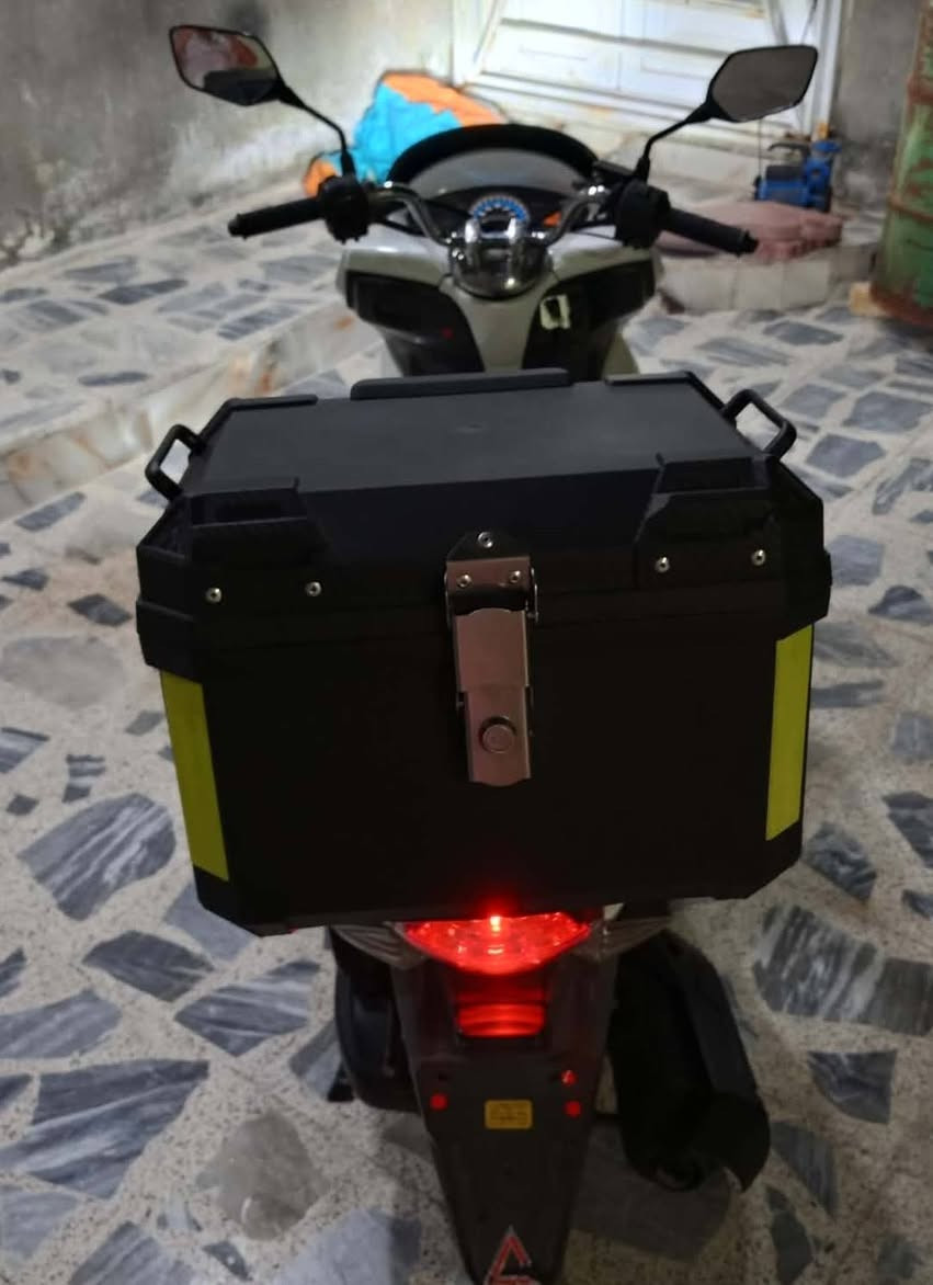 السلام عليكم دراجه pcx الجيل الأول للبيع دراجه مفوله جديده لوك اخذته كبل فتره وهسه اريد ابيعه سعر  1550 اصحاب الخبره يعرفوها للاستفسار ***********
