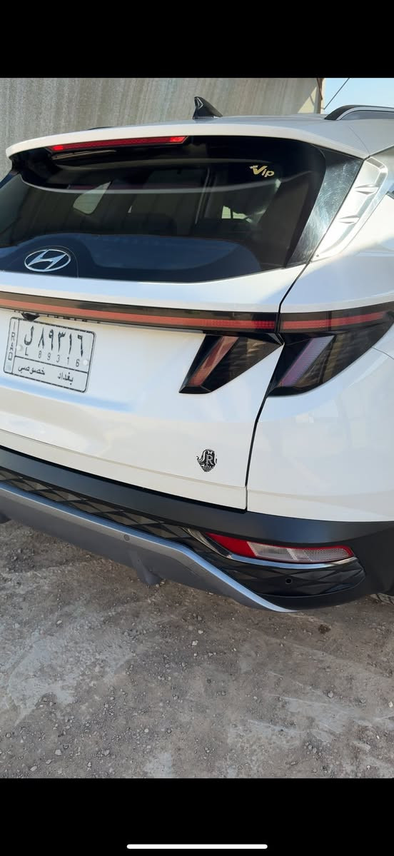 هونداي توسان 2021
فئة Limited 
رقم بغداد خصوصي

المحرك 2000cc  
دفع أمامي  
الممشى 130 ألف كم

المواصفات:
• شاشة ديجتل كاملة  
• Apple CarPlay  
• تشغيل عن بُعد  
• بصمة وتشغيل زر  
• مثبت سرعة  
• حساسات أمامية وخلفية  
• كاميرا خلفية  
• كشنات كهرباء  
• مانع انزلاق ABS  
• إنارة محيطية  
• ستائر خلفية  
• مصابيح LED  
• مقاعد قماش أبيض  
• مواصفات كثيرة ومعروفة بالفئة العليا

السيارة نظيفة جداً  
بدون حوادث  
فقط بارد بالجاملغ الأمامي الأيسر ودعامية

مكان بغداد
***********
