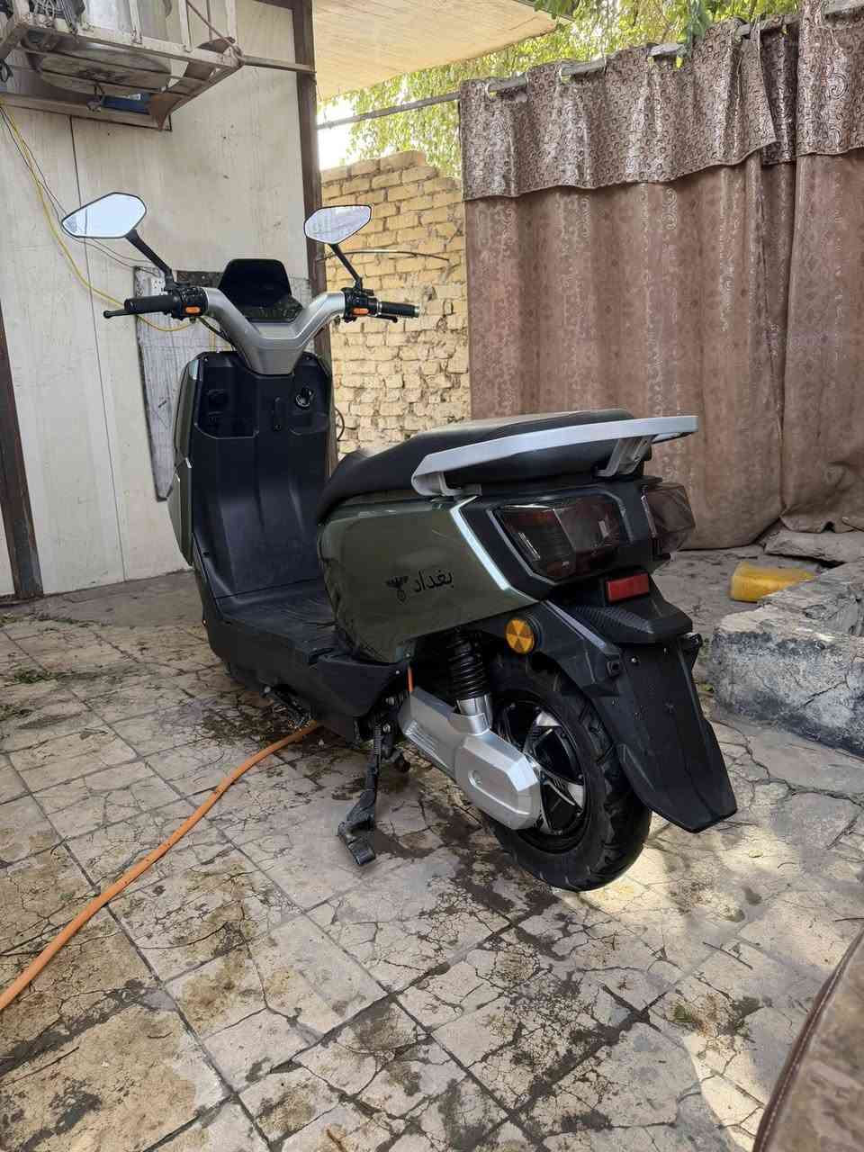 السلام عليكم دراجه شحن ٦ بطاريه كبار
مسافه ٤٠ كيلو دراجه نضيفه مصارلي هواي من ماخذها بيها وصل اب اسمي السعر ٦٠٠ وبيها مجال 
مكاني بغداد الحريه للتواصل وتساب فقط ***********
