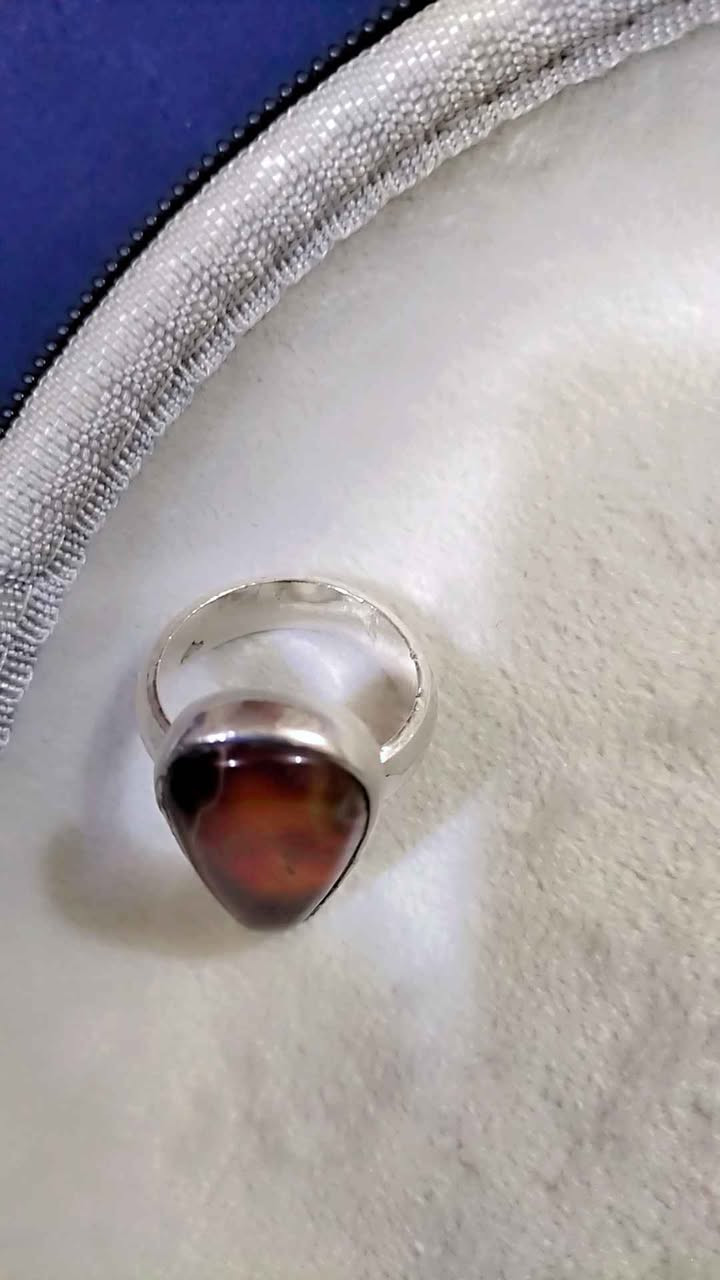 عقيق يماني دلوه قديمه مشكوله حجر اصلي صياغه يدويه ثقيله فضه 925 وزن الخاتم 17 ونص متوفر توصيل ناصرية, ذي قار


**إذا كنت صاحب هذا الإعلان وتريد حذفه لأي سبب، رجاءا أرسل رسالة إلى الدعم الفني**