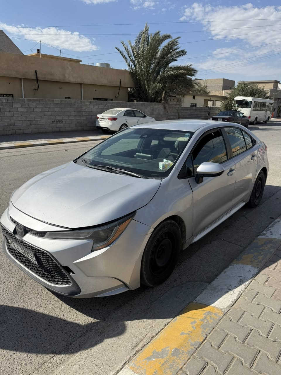 كورلا 21
سنويه وهزه جديد
گير محرك ما مفتوحات وبلشرط
الضرر قطعه وحده واضح بلصور 
مكانها بلعلم 
السعر ١٣٥ وبيها مجال للشري
***********
