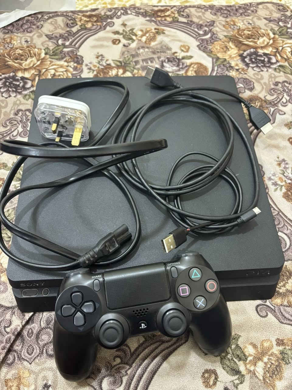 بلي فور للبيع كامل ملحقاته   السعر ب١٥٠


**إذا كنت صاحب هذا الإعلان وتريد حذفه لأي سبب، رجاءا أرسل رسالة إلى الدعم الفني**