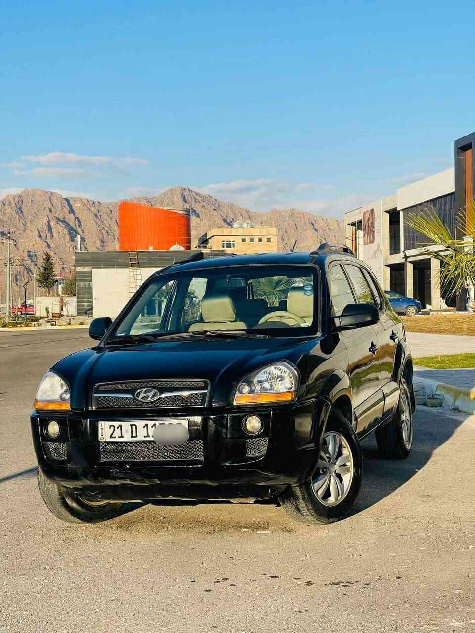 هیۆندای تۆکسۆن : مۆدێل 2009 

گێڕ ئۆتۆماتیک و عادی ، ناو زەرد ، کوشن جڵد ، قفڵ مەرکەزی و جام کارەبایە ، تەبرید لەسەر سویچ تایەی و لایتی تازەیە دوو دەرگای لای سەیاق لێخشانی هەیە 250 مەسرەفی نیە توندوتۆڵە تازە پۆڵیش کراوە بەرگە کوشنی تازە تێگیراوە سەنەوی و ژینگەو ڕێگاوبانی تازەیە گێڕ و مەکینە و تەبرید و بەناوکردن و غرامە هەمووی بە شەرت 

🌹سعر 95 معامەلە 

ژمارەی خاوەنی ☎️ *********** 
***********
*********** رانية, السليمانية
