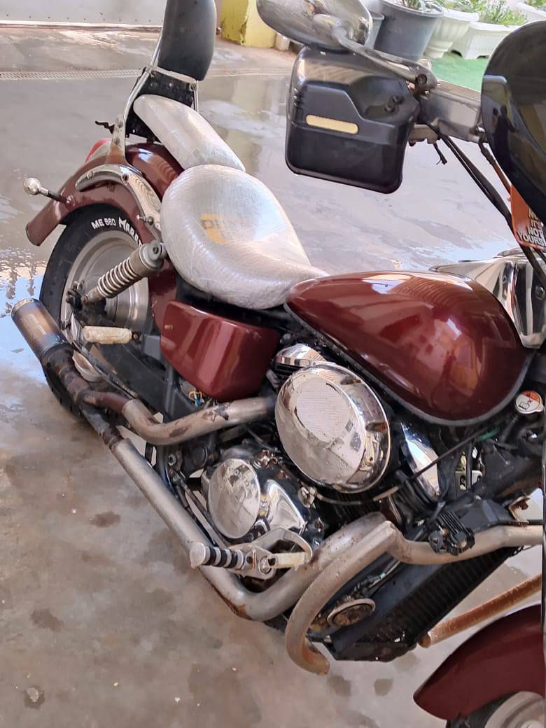 السلام عليكم شباب شادو معامله مال ترقيم كامله فقط استلام لوحات أو سنويه باسمي للبيع أو مراوس حسب القناعه مكينه 400 تجيب وياك فيتر يفحص دراجه كلش حلوه أو بلحقيقه  احله من الصور راسلني خاص ادزلك معلومات ووراقه كامله مكاني ديوانيه رقم موبايل ***********
السعر كلش مناسب ب18 أو بيه مجال ما اعتقد أكو شادر مرقم أو نضيفه جوه ال18
