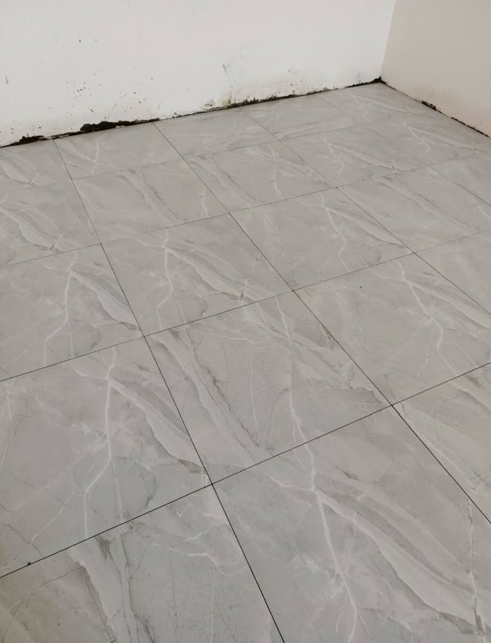 خلفه كافة انواع السراميك شغل نضيف درجه اوله
اسعار مناسبه في ذي قار وكافة المحافظات عملنه
الاستفسار واتساب اتصال ***********
