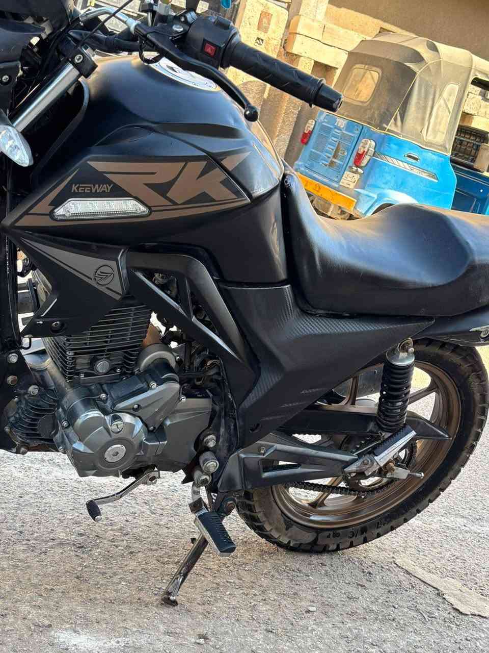 دراجةRK 200cc 2024
الدراجة نضيفة وحييل قوية بختصار چلبة مال شارع

الدراجة بيهة حادث بسط جدأ وبيهة نقص كم شخلة بسيطة متكلف 50الف بل زايد
اماا مكينة وكير بعدهن جدد الله شاهد
وتايرات جدد اصليات نوع الباكستاني الاصلي
❗ملاحضة الدراجة مرقمة وكاملة رقمهة اربيل 
بس السنوية ضايعة تجي واسويلك مكاتبة وعقد بيع 
وتگدر تطلع بيهة وين ما تروح وتكدر تروح لاربيل        تراجع عليهة ويطلعولك سنوية بدل ضايع شغلتهة بسيطة ومتكلف❗
الدراجة تأخذهة ادك بيهة دلڤري ومتوكفك 
سلف نكرة باي وقت 
(السعر مليون و800) وقابل للتفاووض بشي بسيط 
(العنوان)السيدية شارع التجاري 
رقم الهالتف :***********
موجود واتساب

